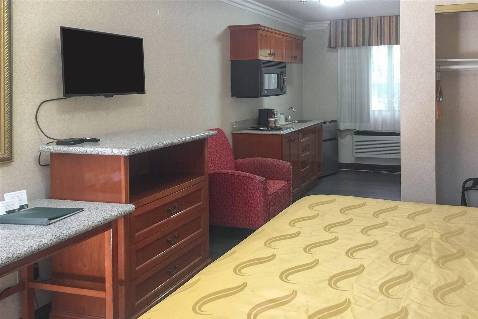 Quality Inn & Suites Oceanside near Camp Pendleton - photo 26
