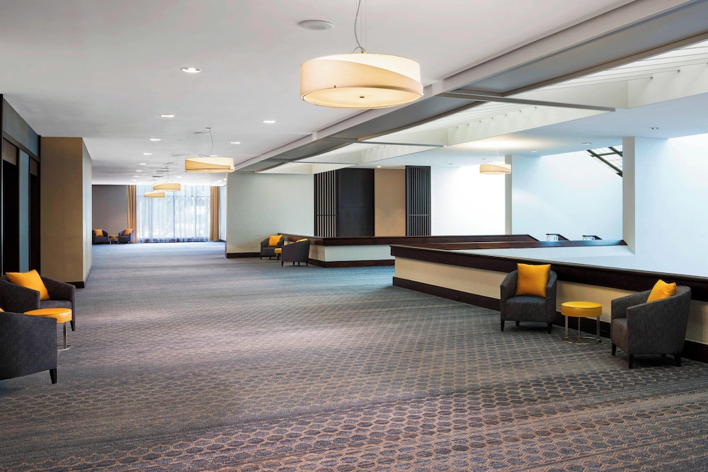 Sheraton Norfolk Waterside Hotel - photo 35