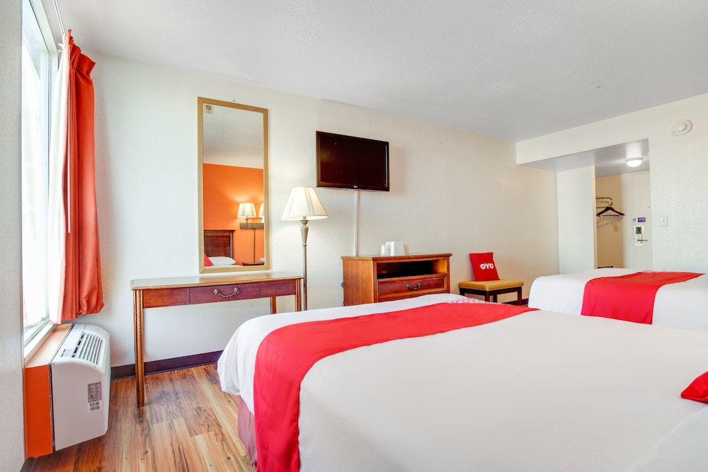 OYO Hotel Mona Lake Muskegon - photo 14