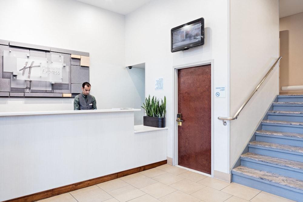 Holiday Inn Express New York Brooklyn - photo 25