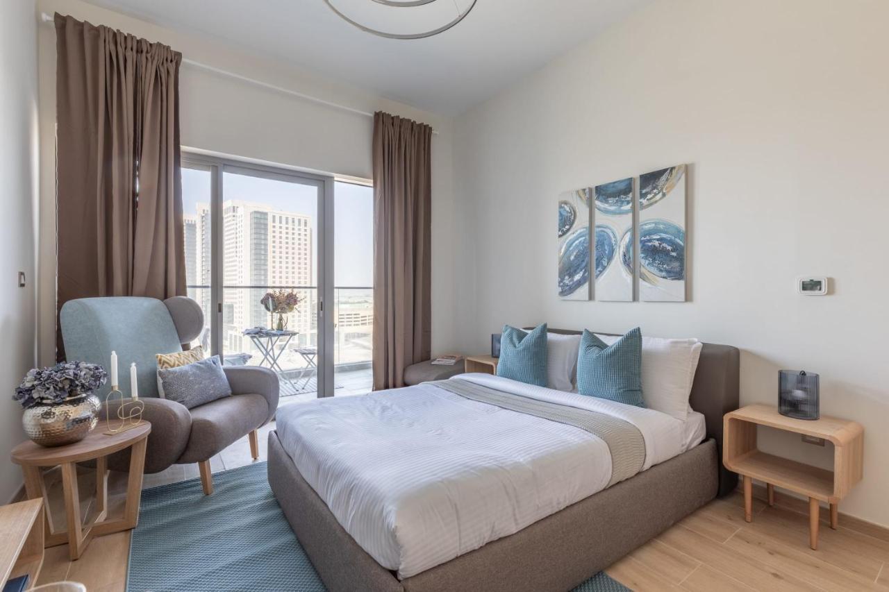 Frank Porter Aura by Azizi — 4-Star Luxury Hotel in Dubai, United Arab Emirates