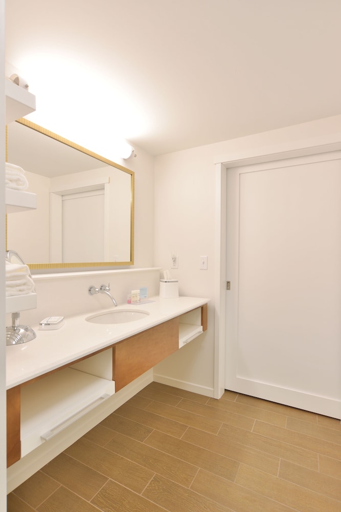 Hampton Inn & Suites Chippewa Falls - photo 9