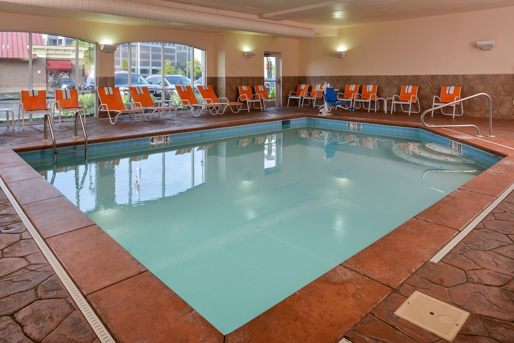 Holiday Inn Express & Suites Cincinnati Mason by IHG - photo 26