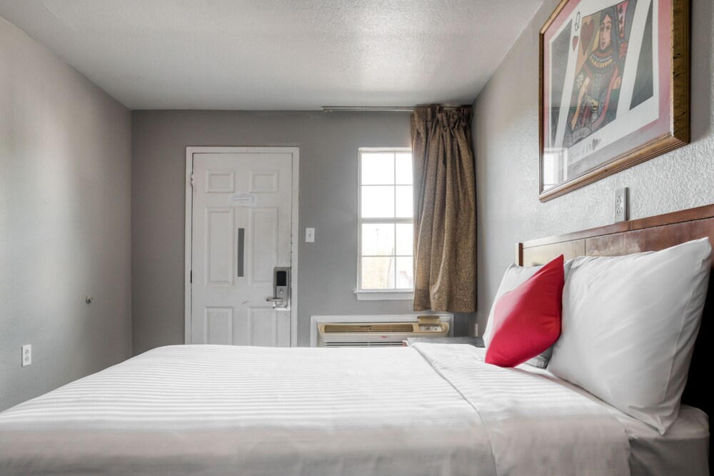 OYO Inn Dallas South - photo 10