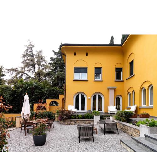 Villa Ella con Depandance — 4-Star Luxury Hotel in Gardone Riviera, Italy