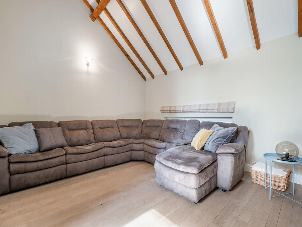 Luxury Retreat With Furry Friends — 4-Star Luxury Hotel in Alken, Belgium