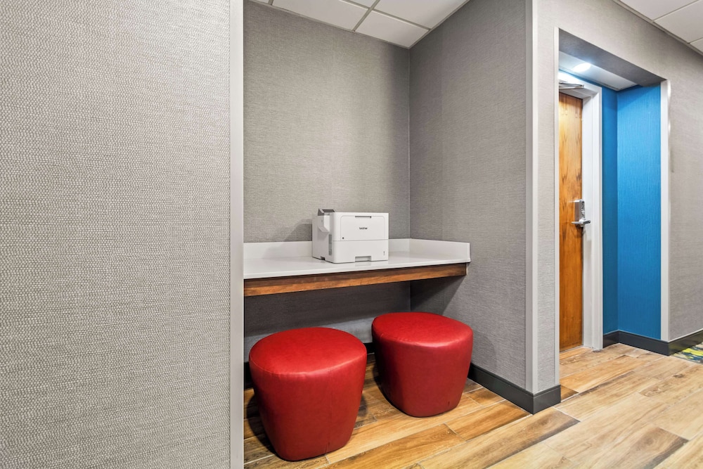 Hampton Inn Lexington Georgetown - photo 32