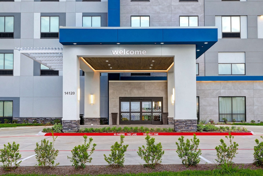 Hampton Inn & Suites Houston East Beltway 8 - photo 74