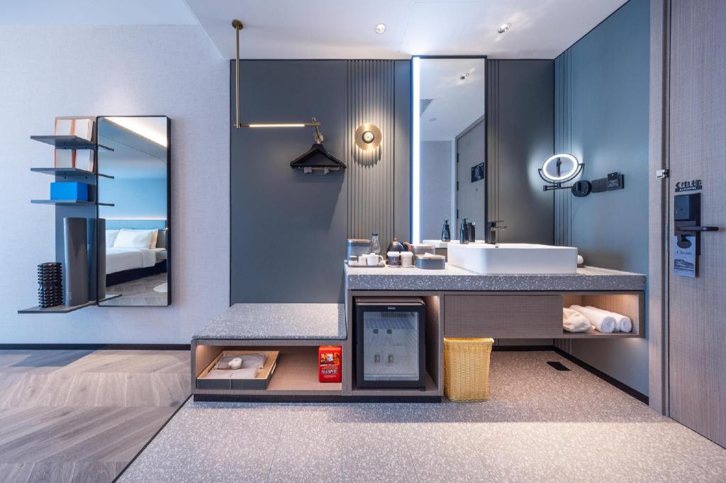 Atour S Hotel Chengdu Tianfu New District Cbd — Taiping