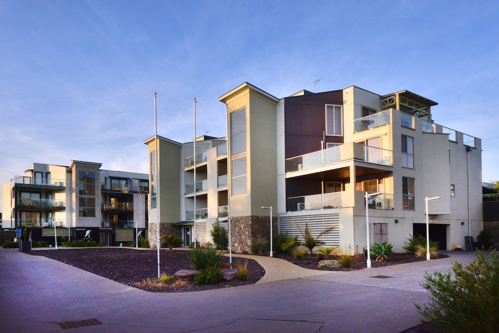 Phillip Island Towers — Cowes — photo 2