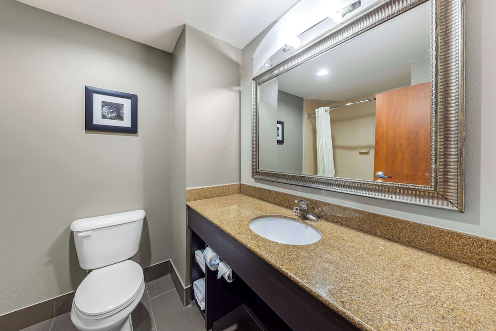 Best Western Plus Midwest City Inn & Suites - photo 20