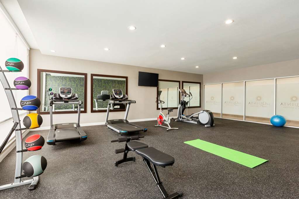 La Quinta Inn & Suites by Wyndham Richmond Sugarland - photo 9