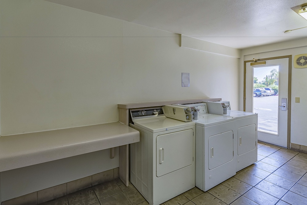 Studio 6 Fresno CA Extended Stay - photo 32
