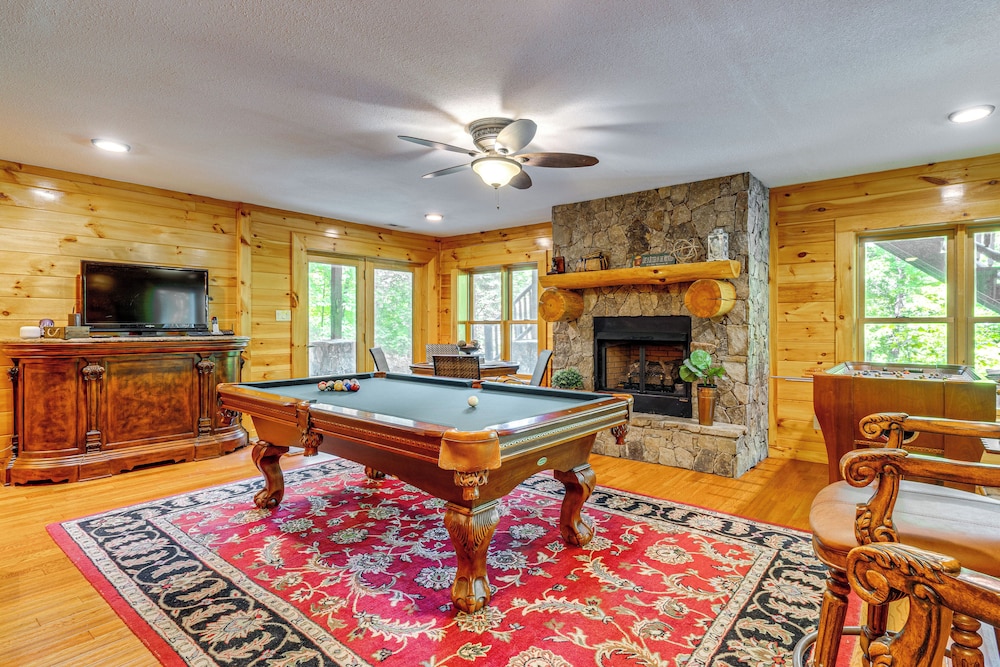 Hike Fish and Golf Burnsville Retreat with Deck — Burnsville — photo 2