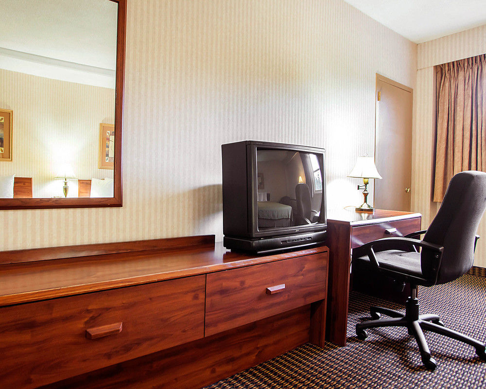 Econo Lodge Somerset - photo 10