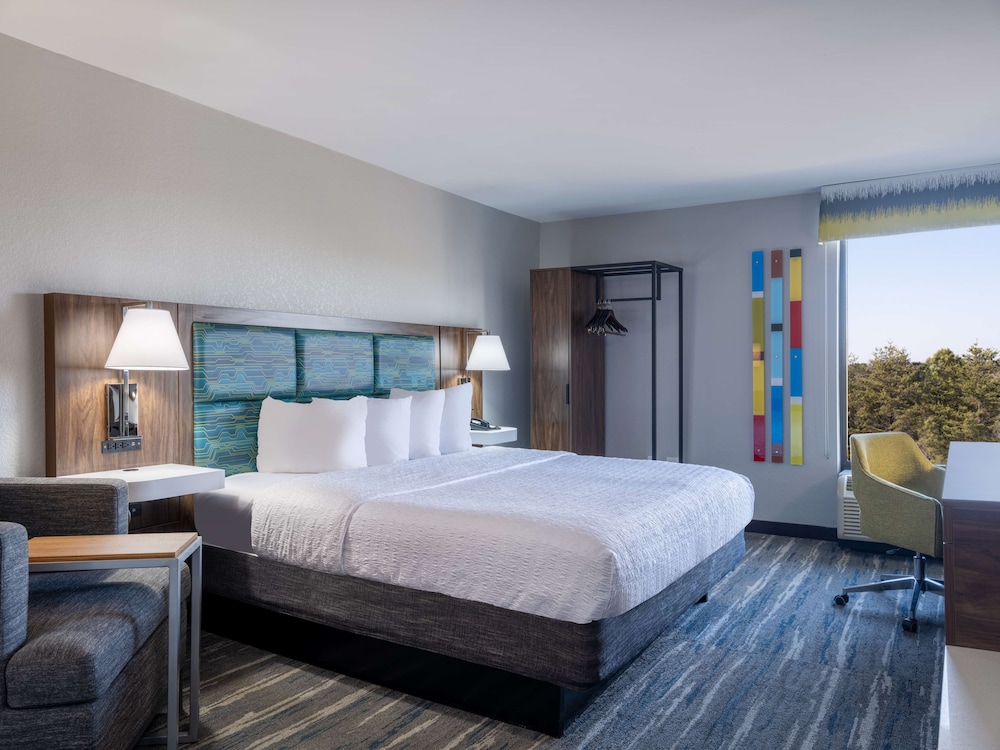 Hampton Inn Peachtree Corners Norcross - photo 13