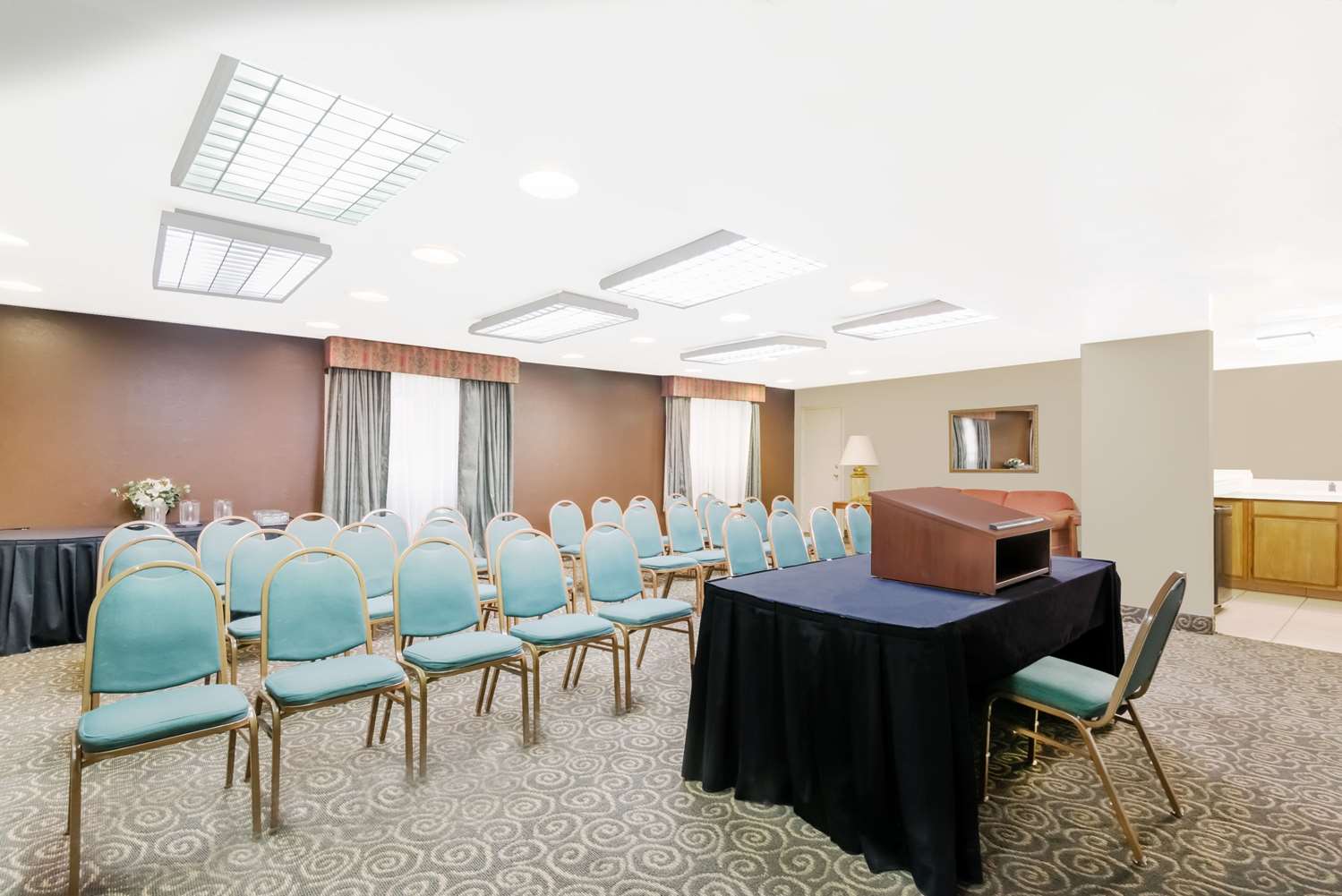 Ramada Lexington North Hotel & Conference Center - photo 17