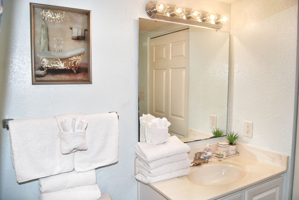 Grand Atlantic Resort 601 Efficiency Studio Bedroom Condo by RedAwning - photo 6