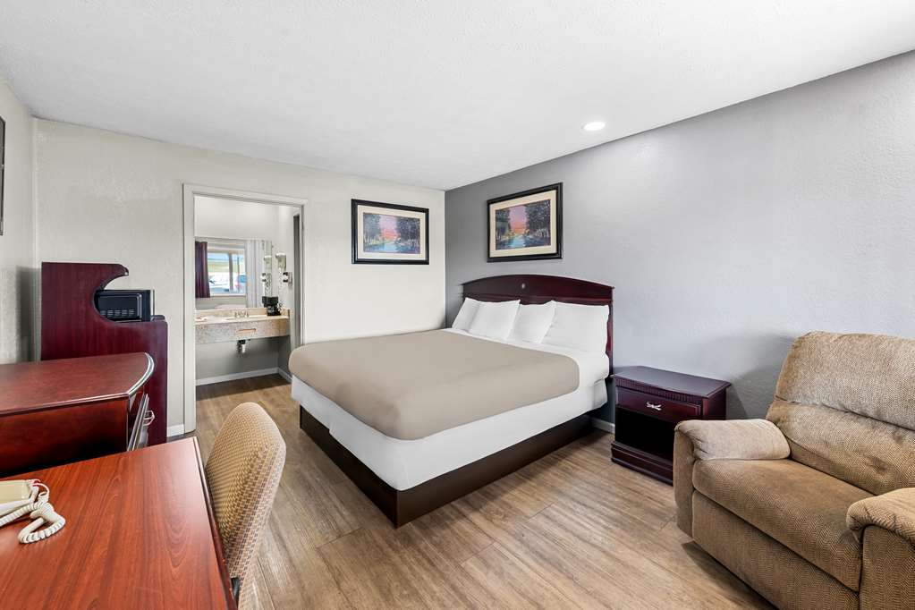 Americas Best Value Inn Marion OH - photo 12