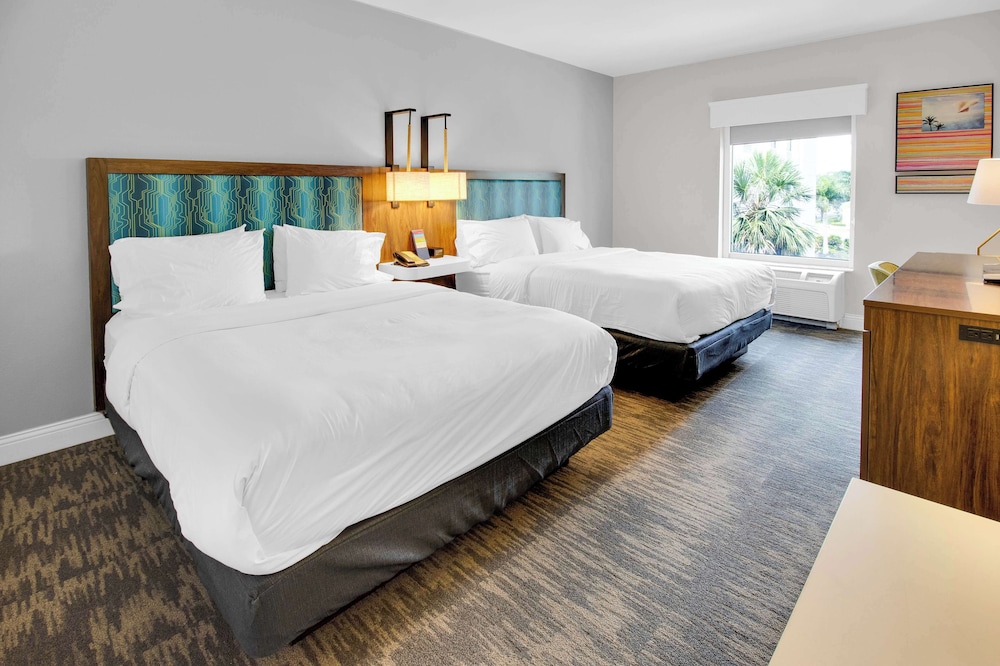 Hampton Inn & Suites Sarasota Bradenton Airport FL - photo 41
