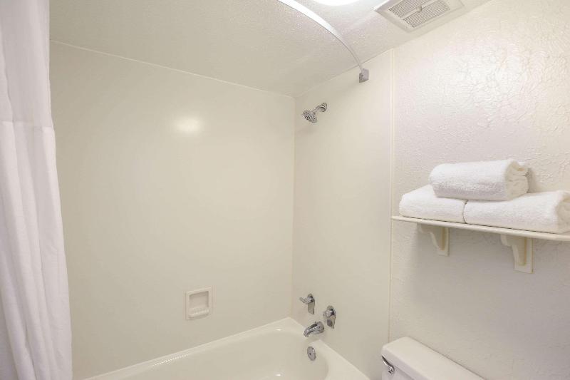 Quality Inn & Suites North Charleston Ashley Phosphate - photo 18