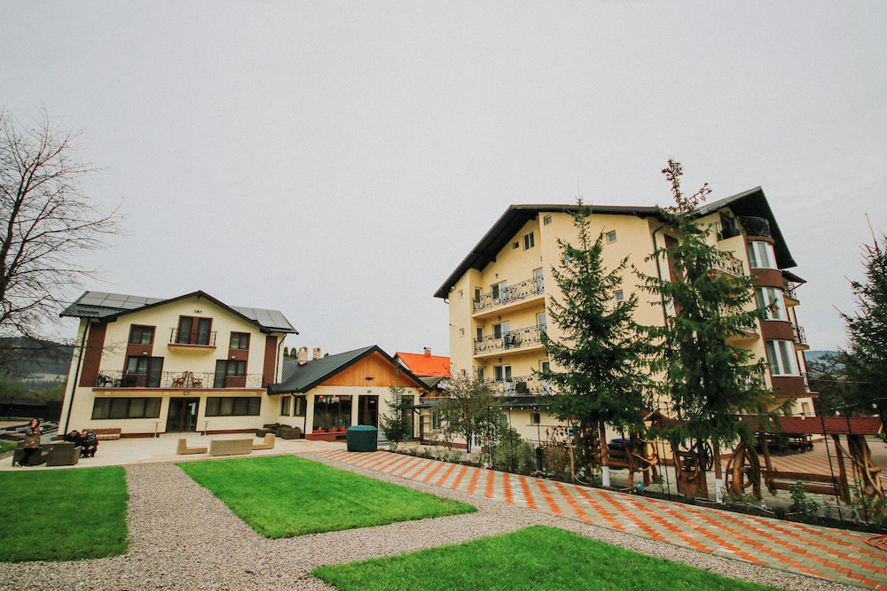 Complex Turistic Constantin Bucovina in Campulung Moldovenesc, Romania