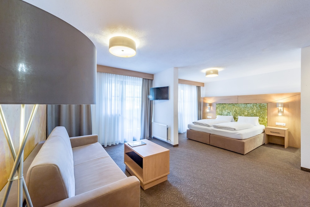 Riders In - carbon neutral hotel in Soelden