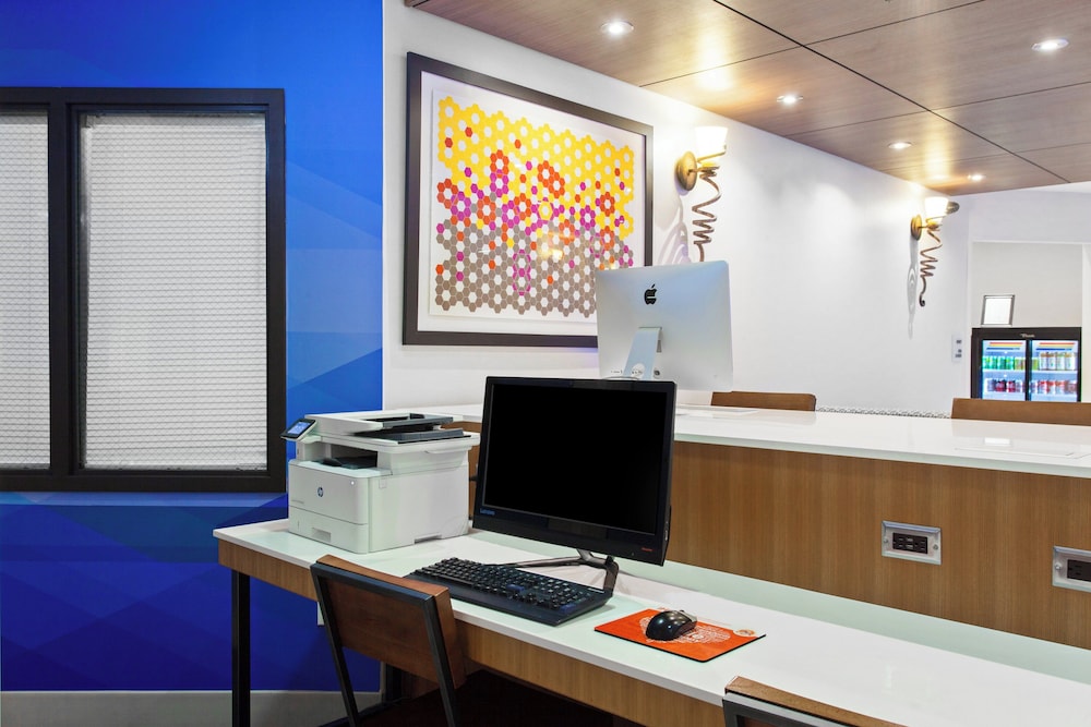 Holiday Inn Express Hotel & Suites Oakland Airport by IHG - photo 18