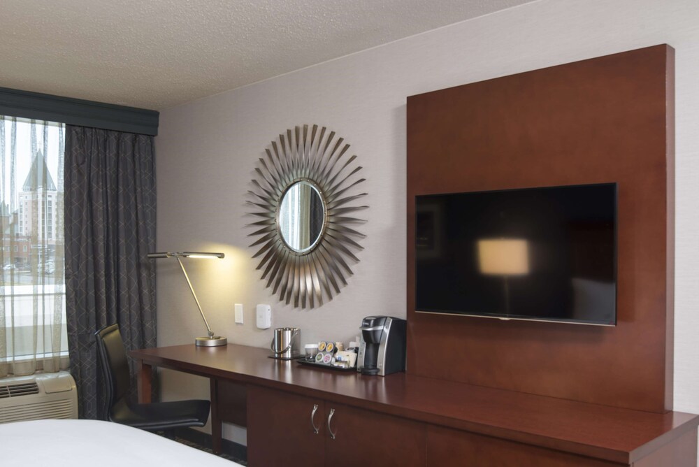 DoubleTree by Hilton Schenectady Downtown - photo 11