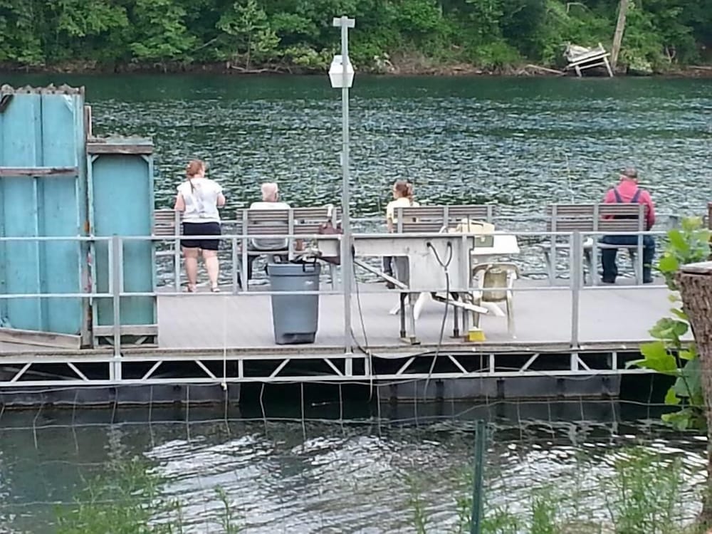 Taneycomo Lakefront Resort - photo 25
