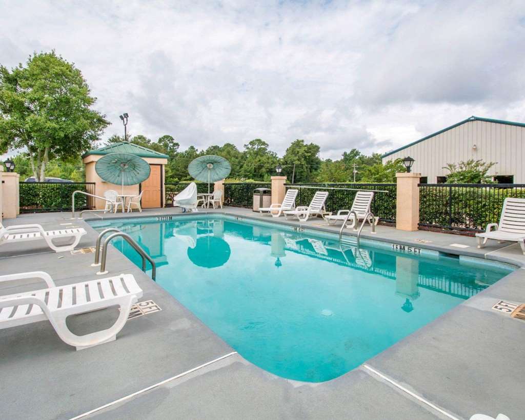 Econo Lodge Troy - photo 21
