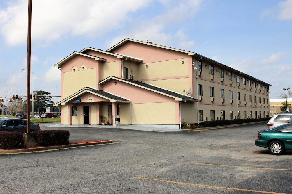 Knights Inn Albany - photo 16