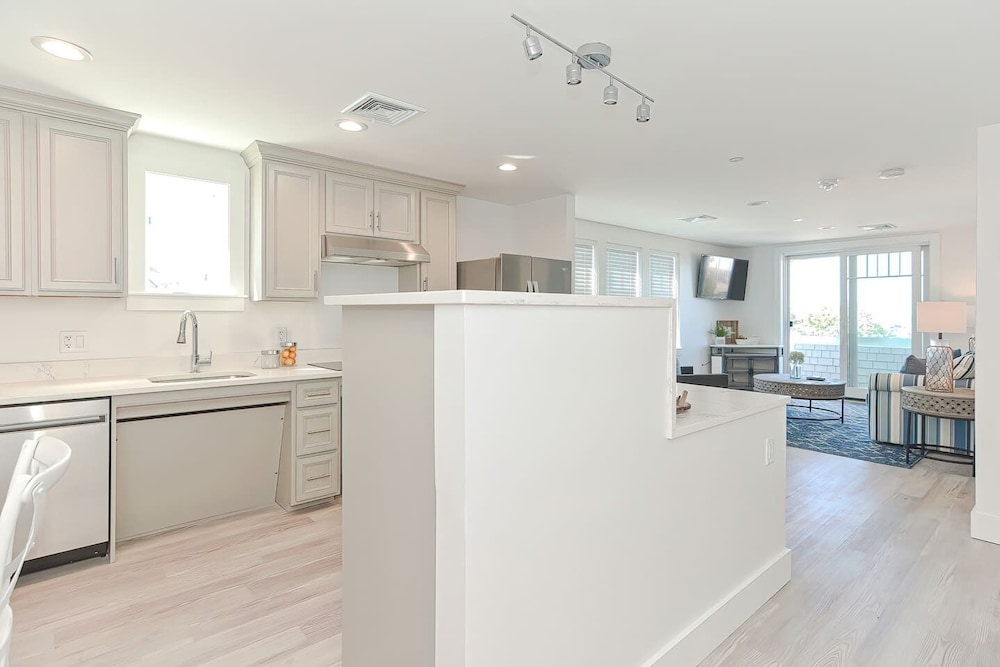 Harbourtown Suites - photo 50