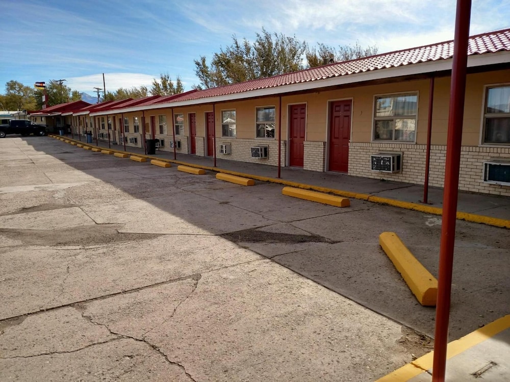 Carrizozo Inn - photo 35