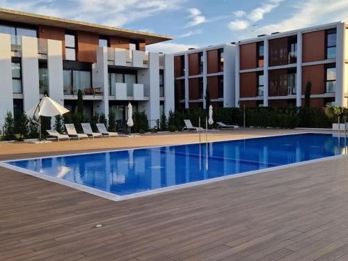 Espectacular Piso Nuevo Con Piscina in Castell-Platja D'aro, Spain