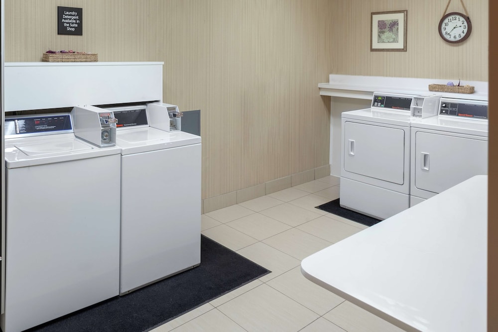 Hampton Inn Woodbridge - photo 30