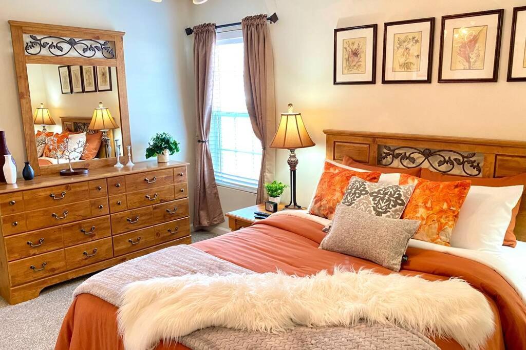 Spacious & Comfy Home in Ultra Convenient Location 2025 Traveller Award Winner — 4-Star Luxury Hotel in Winder, United States