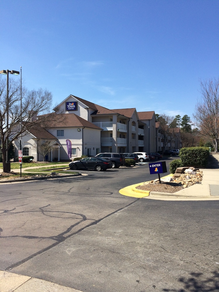 InTown Suites Extended Stay Raleigh NC Capital Blvd - photo 23