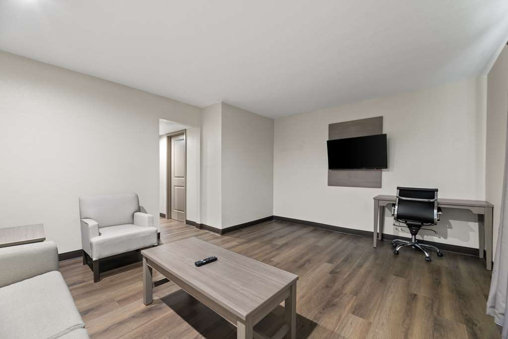 Quality Suites Wildwood The Villages - photo 13