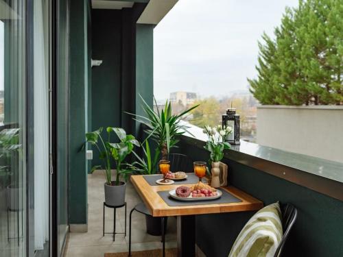 Central 12 Apartment New Building & Parking — 4-Star Luxury Hotel in Bucharest, Romania