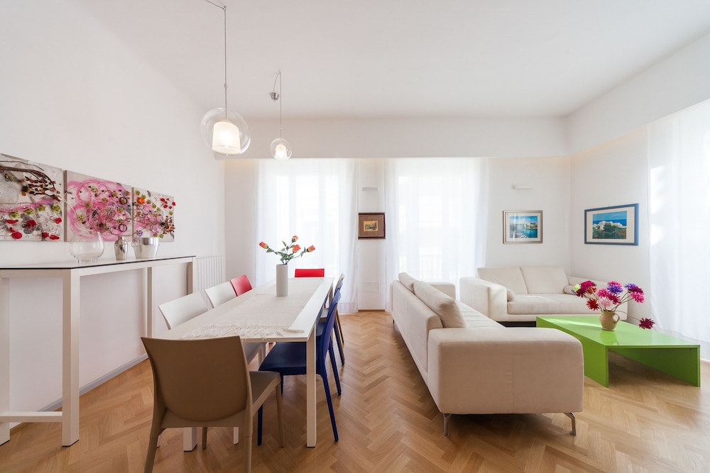 B&B Frugis — 4-Star Luxury Hotel in Polignano A Mare, Italy