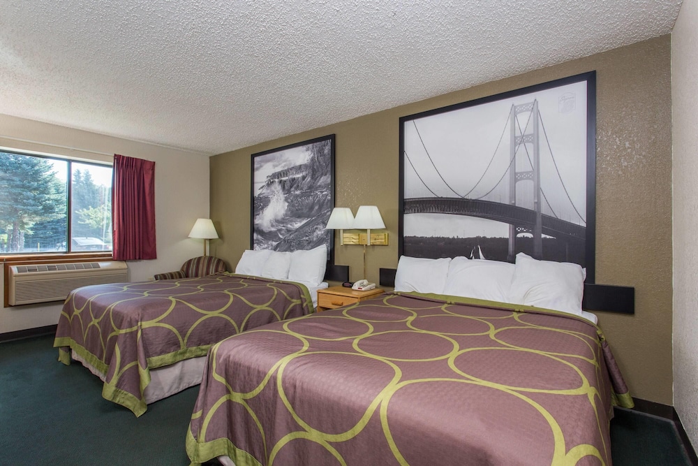 Super 8 by Wyndham Houghton Lake - photo 6
