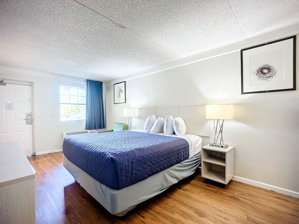 Stayable Suites Jacksonville - photo 32