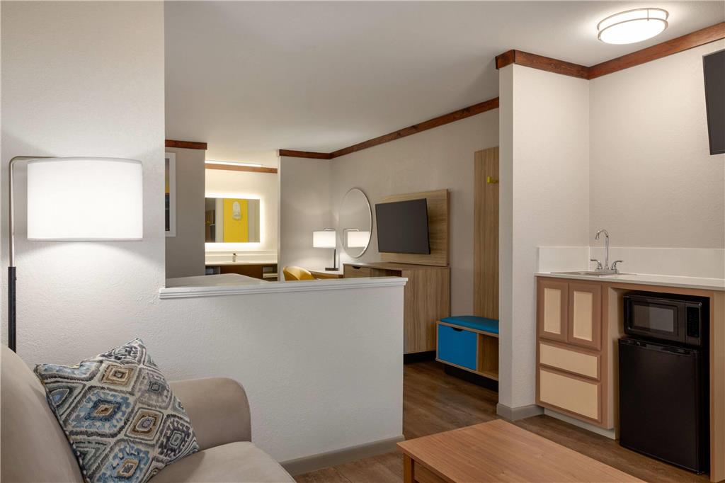 Days Inn by Wyndham Suites Fredericksburg - photo 15