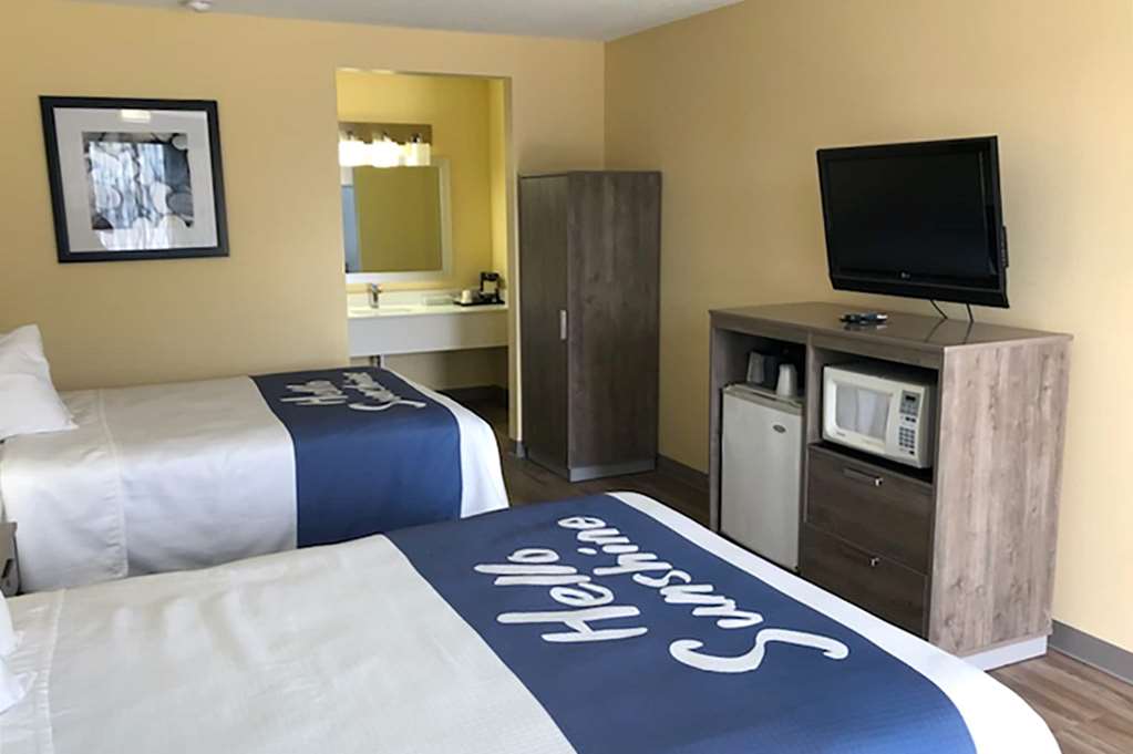 Days Inn by Wyndham Cape Carteret near Emerald Isle - photo 6