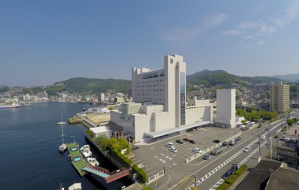 Clayton Bay Hotel - carbon neutral hotel in Kure
