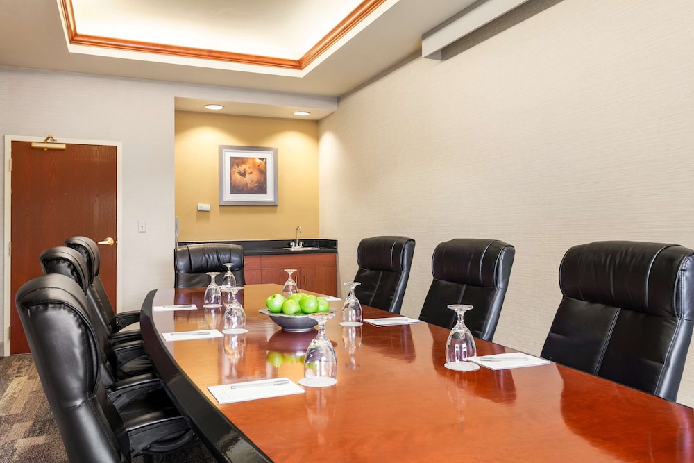 Hampton Inn & Suites Denver Cherry Creek - photo 29