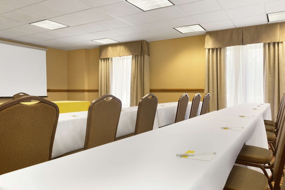 Hampton Inn & Suites Tarpon Springs - photo 33