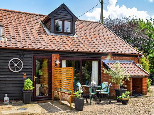 Pottles Cottage — 4-Star Luxury Hotel in Brundall, United Kingdom