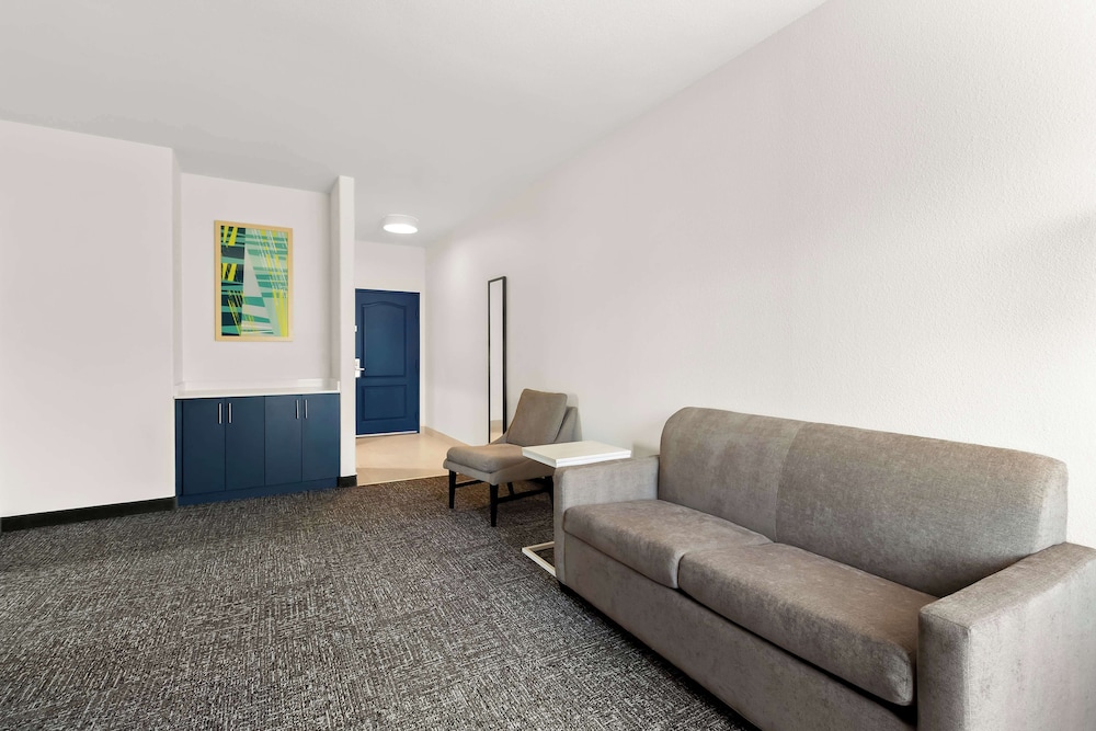 Spark by Hilton Missouri City - photo 25